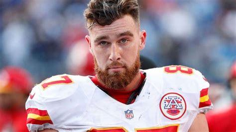 travis kelce height in inches